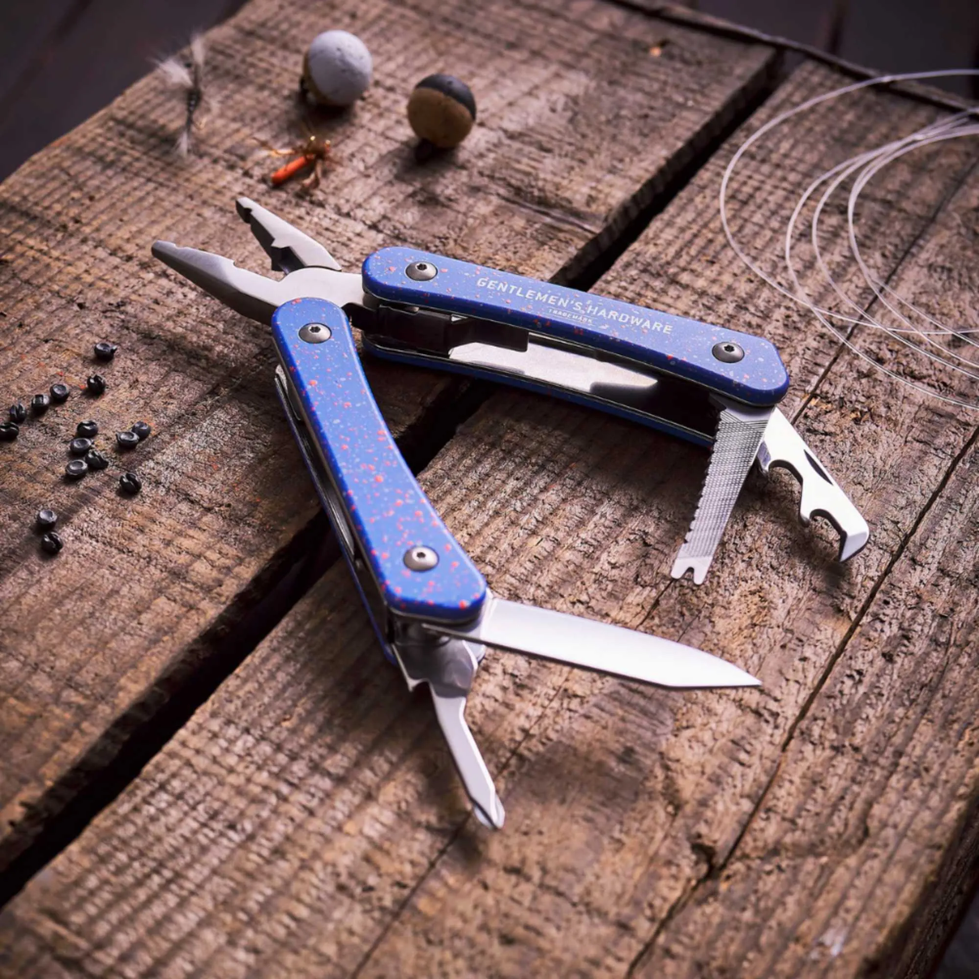 Gentlemen's Hardware Fisherman's Friend 9-in-1 multi tool