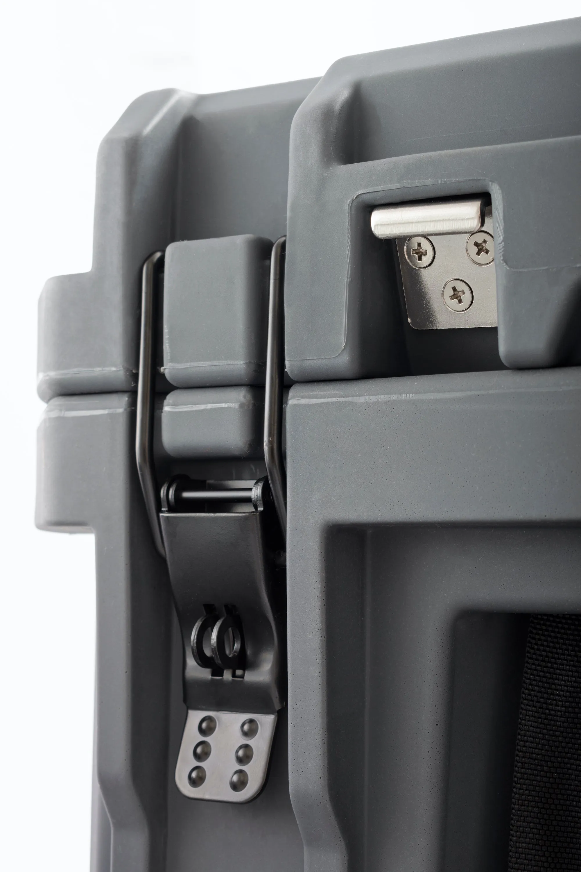 Roam Rugged Case 83L