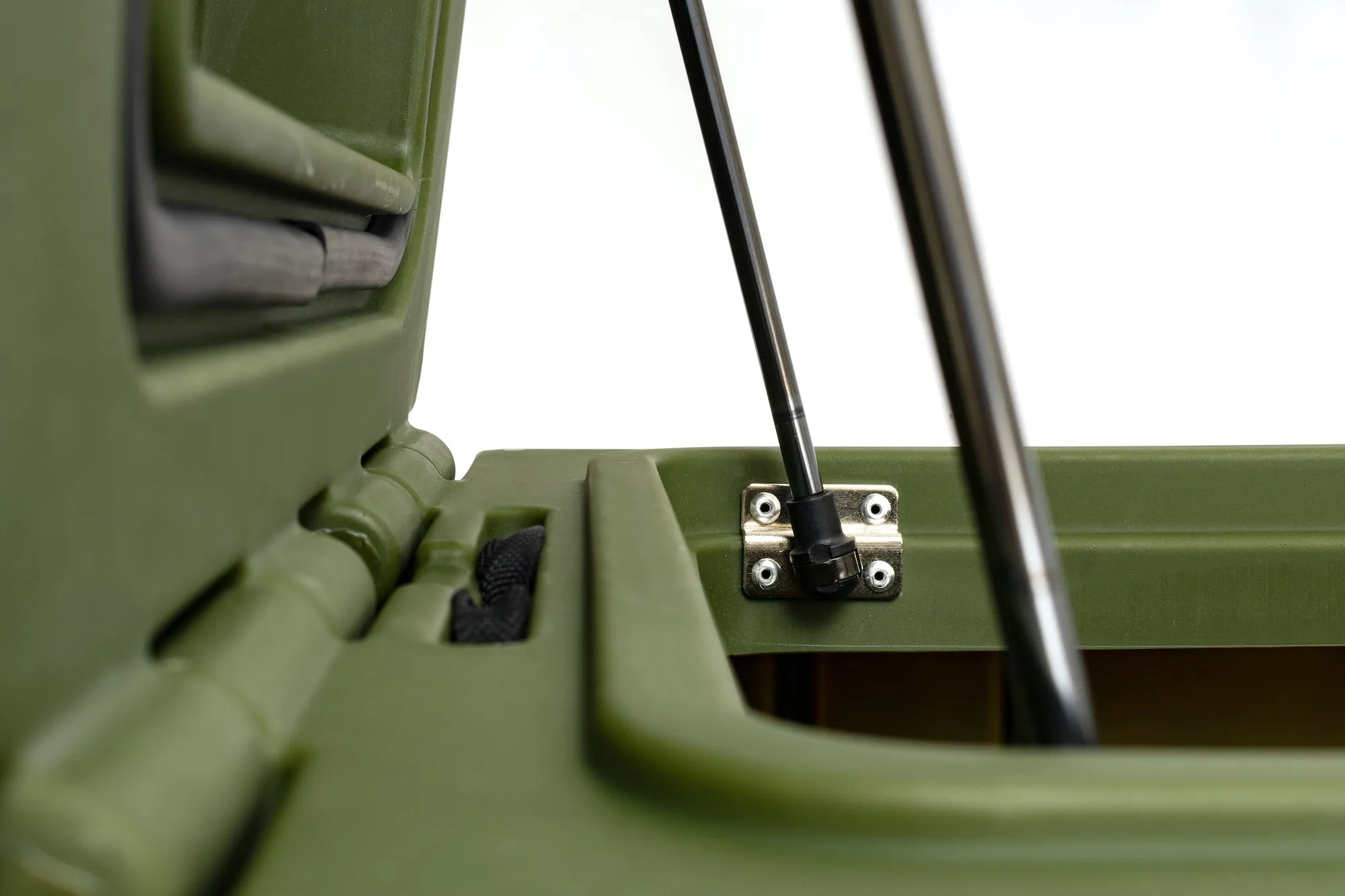 Roam Rugged Case 83L